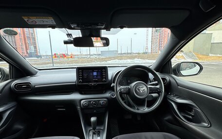 Toyota Yaris, 2021 год, 1 215 000 рублей, 7 фотография