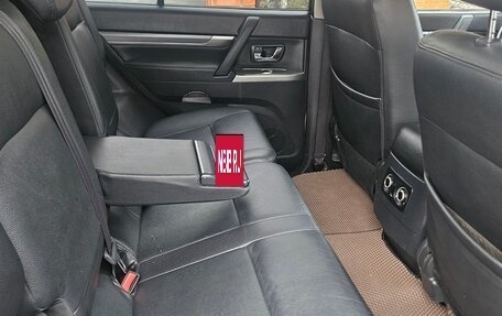 Mitsubishi Pajero IV, 2013 год, 2 400 рублей, 10 фотография