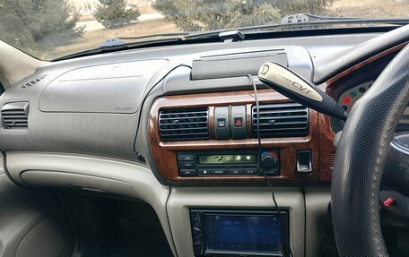 Nissan Rnessa, 1999 год, 350 000 рублей, 2 фотография