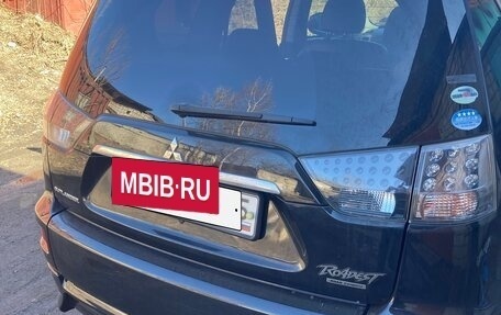 Mitsubishi Outlander III рестайлинг 3, 2010 год, 1 550 000 рублей, 2 фотография