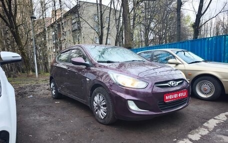 Hyundai Solaris II рестайлинг, 2012 год, 690 000 рублей, 1 фотография