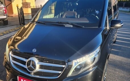 Mercedes-Benz V-Класс, 2019 год, 6 150 000 рублей, 1 фотография