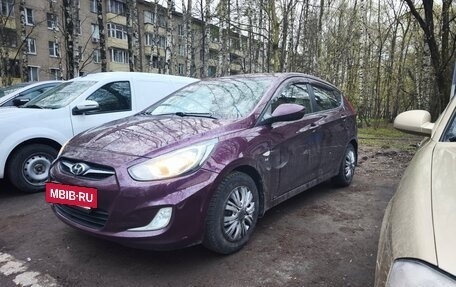 Hyundai Solaris II рестайлинг, 2012 год, 690 000 рублей, 3 фотография