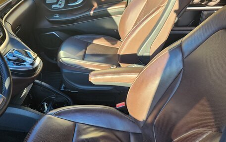 Mercedes-Benz V-Класс, 2019 год, 6 150 000 рублей, 7 фотография