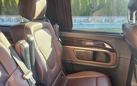 Mercedes-Benz V-Класс, 2019 год, 6 150 000 рублей, 19 фотография