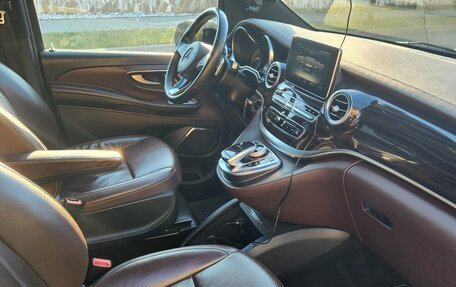 Mercedes-Benz V-Класс, 2019 год, 6 150 000 рублей, 18 фотография