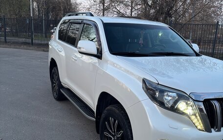 Toyota Land Cruiser Prado 150 рестайлинг 2, 2016 год, 3 500 000 рублей, 3 фотография