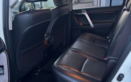 Toyota Land Cruiser Prado 150 рестайлинг 2, 2016 год, 3 500 000 рублей, 10 фотография