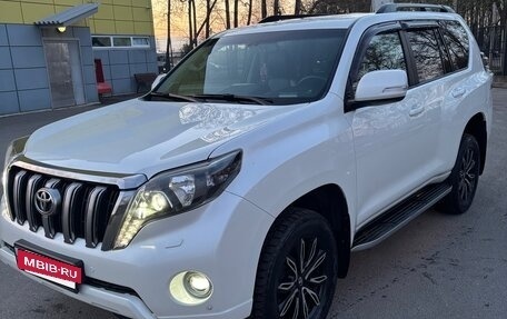 Toyota Land Cruiser Prado 150 рестайлинг 2, 2016 год, 3 500 000 рублей, 4 фотография