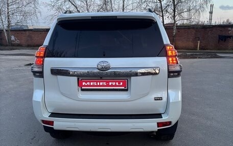 Toyota Land Cruiser Prado 150 рестайлинг 2, 2016 год, 3 500 000 рублей, 7 фотография