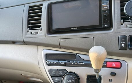 Toyota ISis I, 2014 год, 1 220 000 рублей, 22 фотография