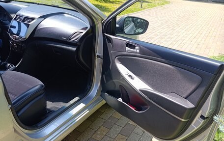 Hyundai Solaris II рестайлинг, 2011 год, 870 000 рублей, 4 фотография