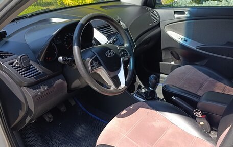 Hyundai Solaris II рестайлинг, 2011 год, 870 000 рублей, 15 фотография