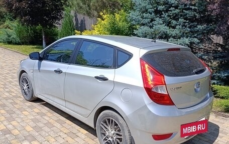 Hyundai Solaris II рестайлинг, 2011 год, 870 000 рублей, 12 фотография