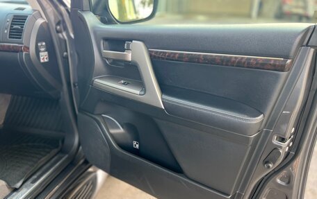 Toyota Land Cruiser 200, 2011 год, 3 200 000 рублей, 21 фотография
