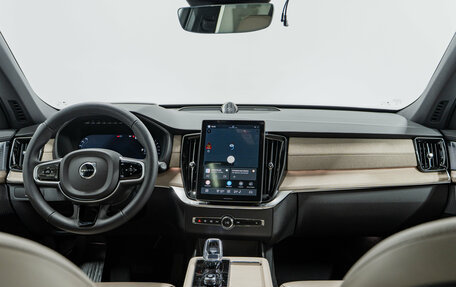 Volvo XC90 II рестайлинг, 2025 год, 10 590 000 рублей, 15 фотография