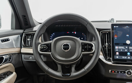 Volvo XC90 II рестайлинг, 2025 год, 10 590 000 рублей, 16 фотография