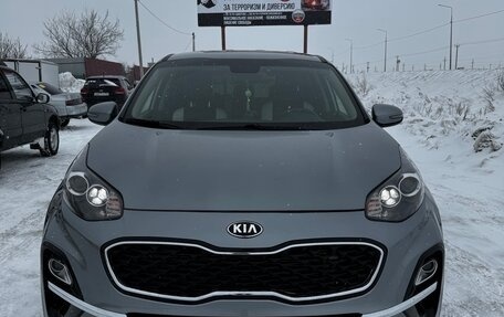 KIA Sportage IV рестайлинг, 2020 год, 2 000 000 рублей, 1 фотография