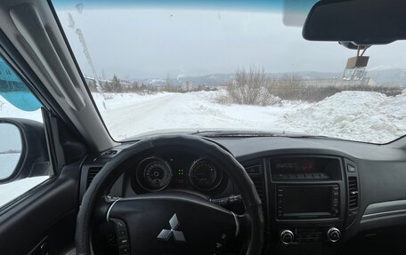 Mitsubishi Pajero IV, 2011 год, 1 700 000 рублей, 2 фотография