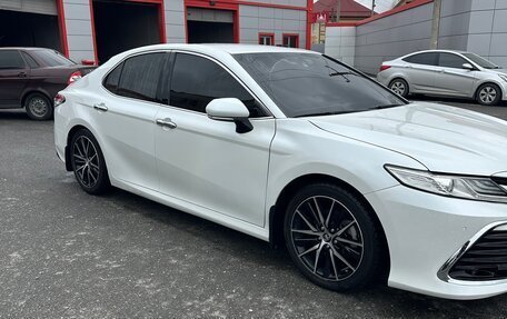 Toyota Camry, 2021 год, 2 600 000 рублей, 7 фотография