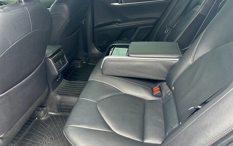 Toyota Camry, 2021 год, 2 600 000 рублей, 9 фотография