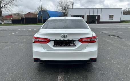 Toyota Camry, 2021 год, 2 600 000 рублей, 8 фотография