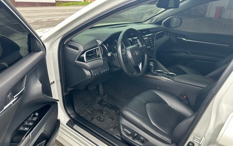 Toyota Camry, 2021 год, 2 600 000 рублей, 12 фотография