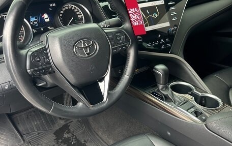 Toyota Camry, 2021 год, 2 600 000 рублей, 11 фотография