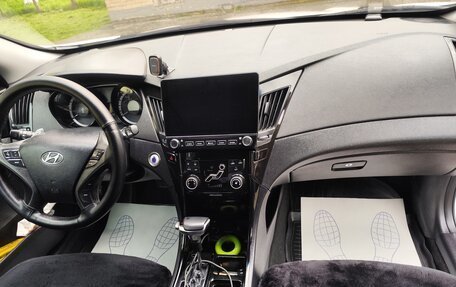 Hyundai Sonata VI, 2012 год, 950 000 рублей, 2 фотография