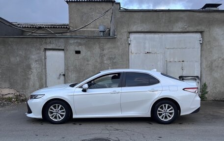 Toyota Camry, 2018 год, 2 600 000 рублей, 2 фотография