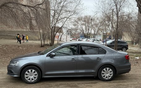 Volkswagen Jetta VI, 2015 год, 1 280 000 рублей, 2 фотография