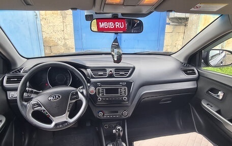 KIA Rio III рестайлинг, 2015 год, 950 000 рублей, 10 фотография