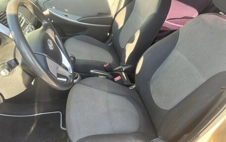 Hyundai Solaris II рестайлинг, 2011 год, 399 000 рублей, 7 фотография