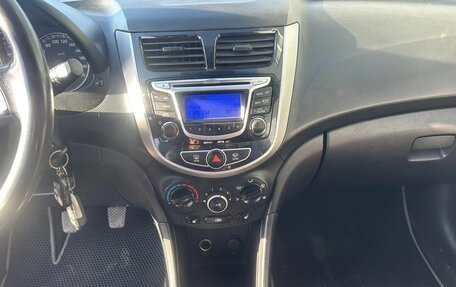 Hyundai Solaris II рестайлинг, 2011 год, 399 000 рублей, 9 фотография