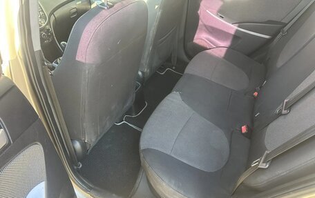 Hyundai Solaris II рестайлинг, 2011 год, 399 000 рублей, 12 фотография