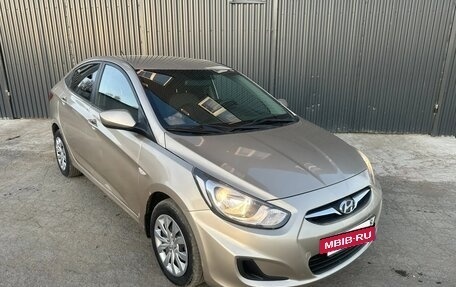 Hyundai Solaris II рестайлинг, 2011 год, 399 000 рублей, 2 фотография