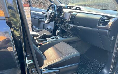 Toyota Hilux VIII, 2018 год, 3 980 000 рублей, 8 фотография