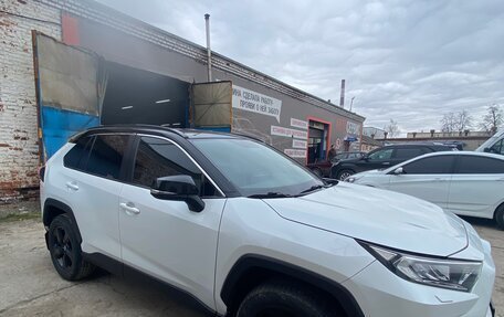 Toyota RAV4, 2021 год, 3 650 000 рублей, 3 фотография