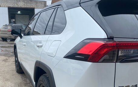 Toyota RAV4, 2021 год, 3 650 000 рублей, 7 фотография