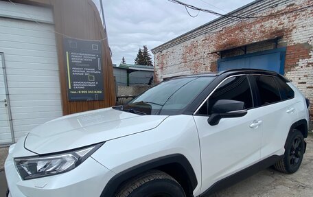 Toyota RAV4, 2021 год, 3 650 000 рублей, 2 фотография