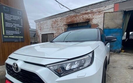 Toyota RAV4, 2021 год, 3 650 000 рублей, 5 фотография