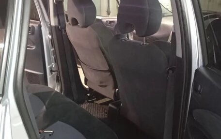 Mitsubishi Colt VI рестайлинг, 2004 год, 600 000 рублей, 20 фотография