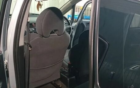 Mitsubishi Colt VI рестайлинг, 2004 год, 600 000 рублей, 22 фотография