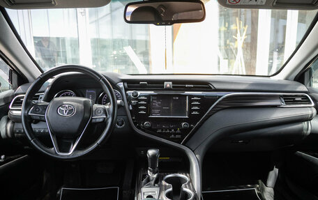 Toyota Camry, 2018 год, 2 398 000 рублей, 11 фотография