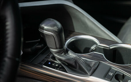 Toyota Camry, 2018 год, 2 398 000 рублей, 15 фотография