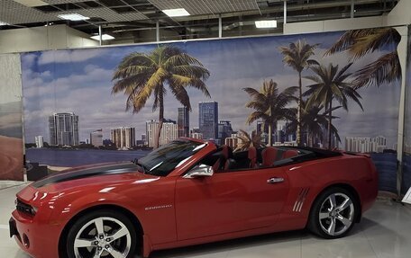 Chevrolet Camaro IV, 2011 год, 2 300 000 рублей, 2 фотография