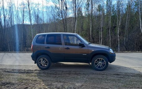 Chevrolet Niva I рестайлинг, 2013 год, 620 000 рублей, 2 фотография