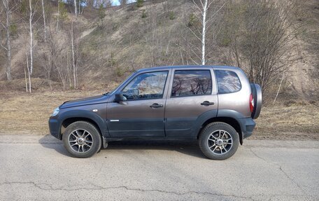 Chevrolet Niva I рестайлинг, 2013 год, 620 000 рублей, 3 фотография