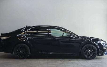 Toyota Camry, 2019 год, 3 050 000 рублей, 4 фотография