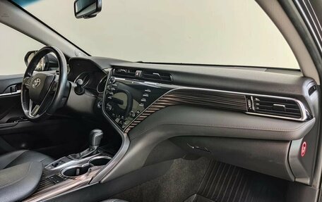 Toyota Camry, 2019 год, 3 050 000 рублей, 26 фотография